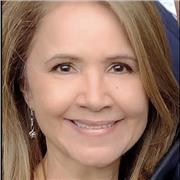 Profesora de manualidades: componer con objetos, sorprender con ideas que incorporen intereses y emociones de las personas